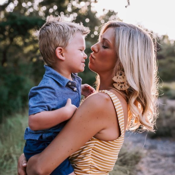 Meet your Posher, Stephanie - Picture 1 of 1